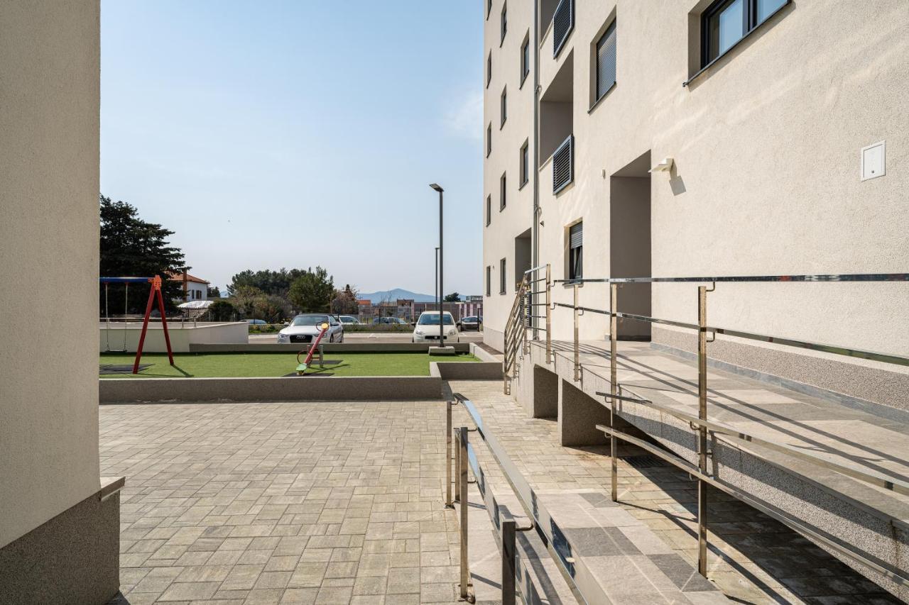 Apartment Roni + Besplatan Parking Zadar Extérieur photo